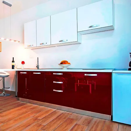 Molo Apartment *