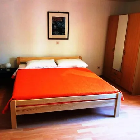 Molo Apartman *