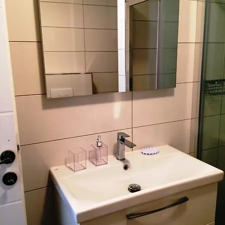 Molo Apartman *